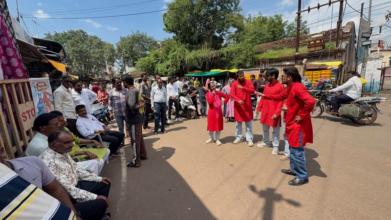नमो सेवा अभियान’ अनकही कहानियां केतहत आगर में नुक्कड़ नाटक आयोजित प्रधानमंत्री श्री नरेंद्र मोदी जी के जन…