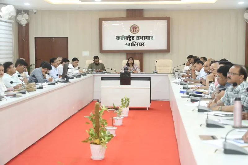 सीएम हैल्पलाइन के 100 दिन से अधिक लंबित प्रकरण 7 दिवस में निपटाएं
